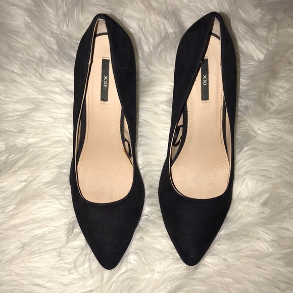 Forever 21 Shoes - Black Pumps